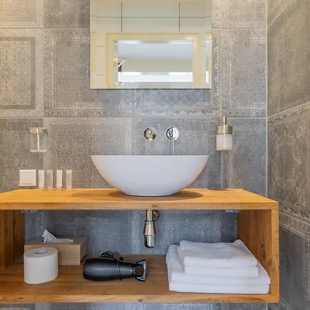 Exlibris Boutique Hotel 3*