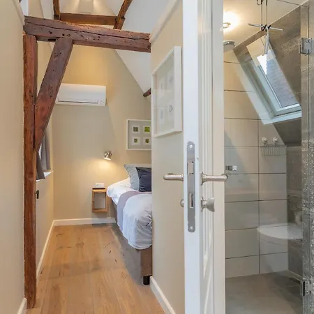 Exlibris Boutique Hotel 3*